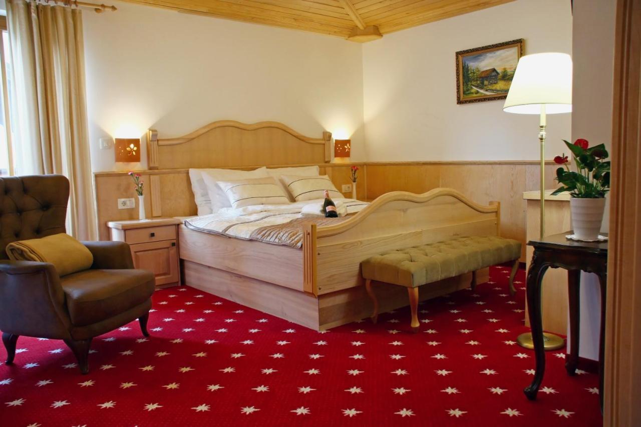 Hotel Planinka リュブノ エクステリア 写真